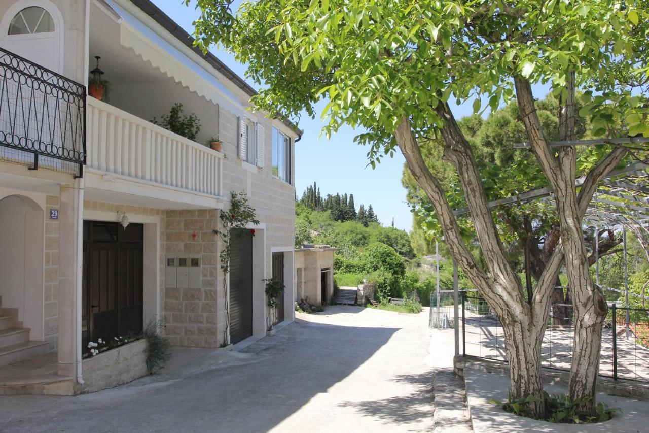 Holiday House Pine Tree Nerezisca Экстерьер фото