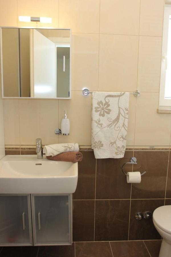 Holiday House Pine Tree Nerezisca Экстерьер фото