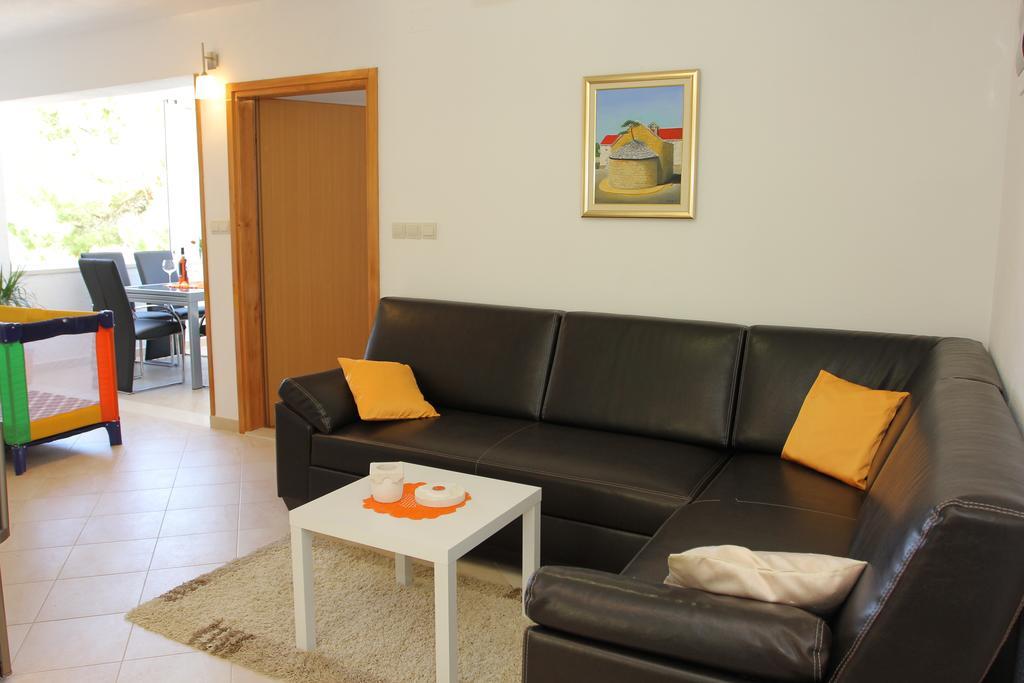 Holiday House Pine Tree Nerezisca Экстерьер фото